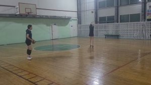 Урок волейбола девушки