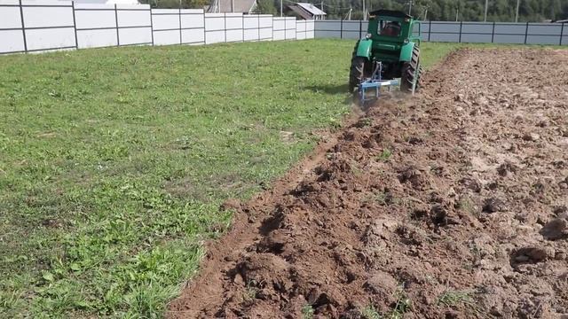 Плуг Гранит 3-25 на тракторе Т-40 ПАЛЕХАГРОМАШ смотреть онлайн