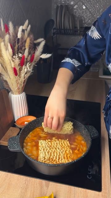🍜 Рамен с охотничьими колбасками