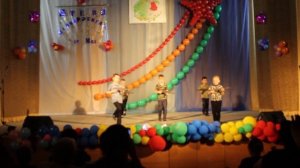 Танец "Пацаны стоят в строю" - группа "Пчелки" детского сада "Аленушка - рук. Елена Долинина