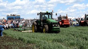 Трактор John Deere 8430 с чизельным плугом Veles ПЧУ-7