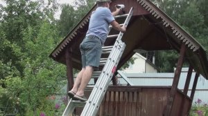 Повесил светильник на солнечной батарее/ Испытал лестницу - стремянку