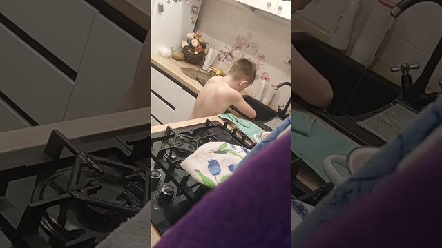 мой помощник .Ему 7 смотреть онлайн