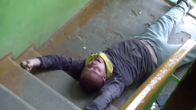 Под спайсом 2013.Небольшой передоз смотреть онлайн