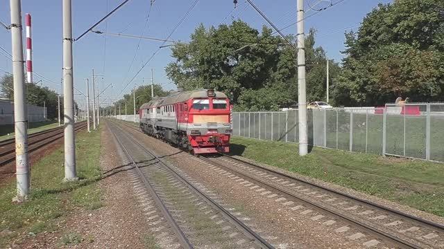 Тепловоз 2М62У-0019 (ТЧЭ-6) следует резервом.