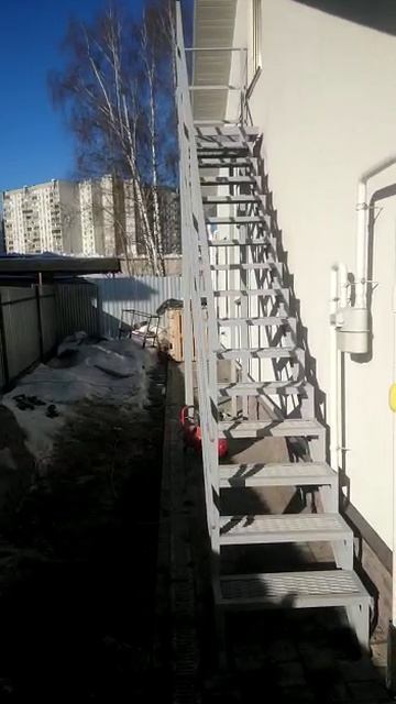 Эвакуационная лестница смотреть онлайн