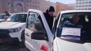 Ростислав Гольдштейн передал сельским районам Коми новый санитарный автотранспорт