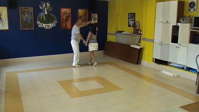 RUEDA DE CASINO (FIGURA 32 - 71, SETENTA Y UNO) SALSA CUBANA. смотреть онлайн