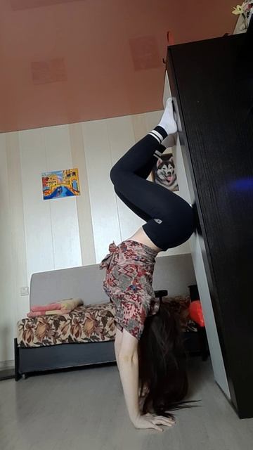 стойка на руках 🫶🏻 смотреть онлайн