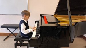 Цынник Александр. Т. Салютринская "Пастух играет". К. Черни "Этюд до-мажор" N 1