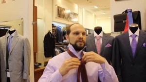 Как завязывать галстук. Популярный узел.