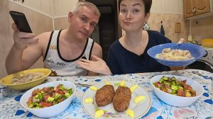 Мукбанг приготовили какую то ФИГНЮ! ЖРАТЬ НЕ ВОЗМОЖНО! РАСКРИТИКОВАЛА пельмени Вована! Семейный ужин