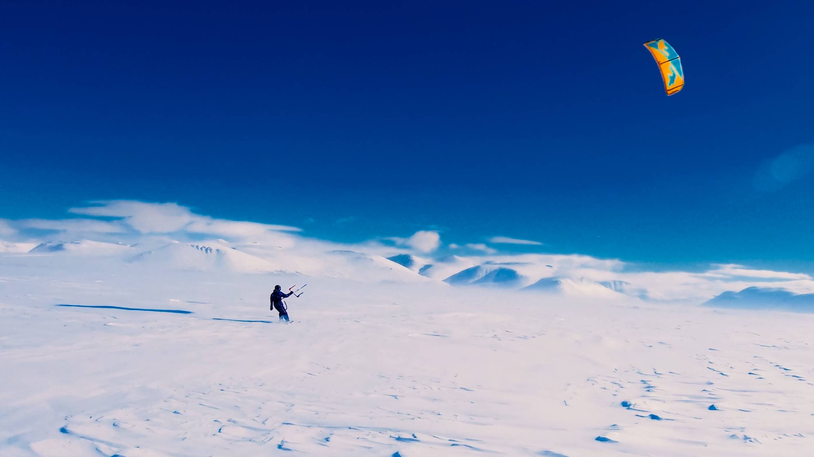 Это место — настоящий рай для любителей кайтинга #Воркута #Бадьяшор смотреть онлайн