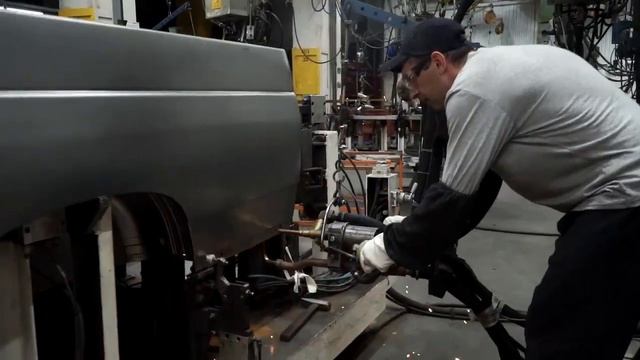 КРЕАТИВНЫЕ РАБОТНИКИ УАЗА ! ! смотреть онлайн