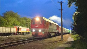 Отправление ТЭП70БС-214 с поездом Калининград - Челябинск со станции Моршанск