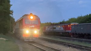 Прибытие ТЭП70БС-165 с относительно удлинённым составом поезда Пенза - Москва на станцию Моршанск