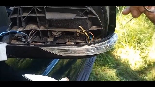 УАЗ ПАТРИОТ МЕНЯЕМ ПОВТОРИТЕЛЬ (ПОВОРОТНИК) НА БОКОВЫХ ЗЕРКАЛАХ смотреть онлайн