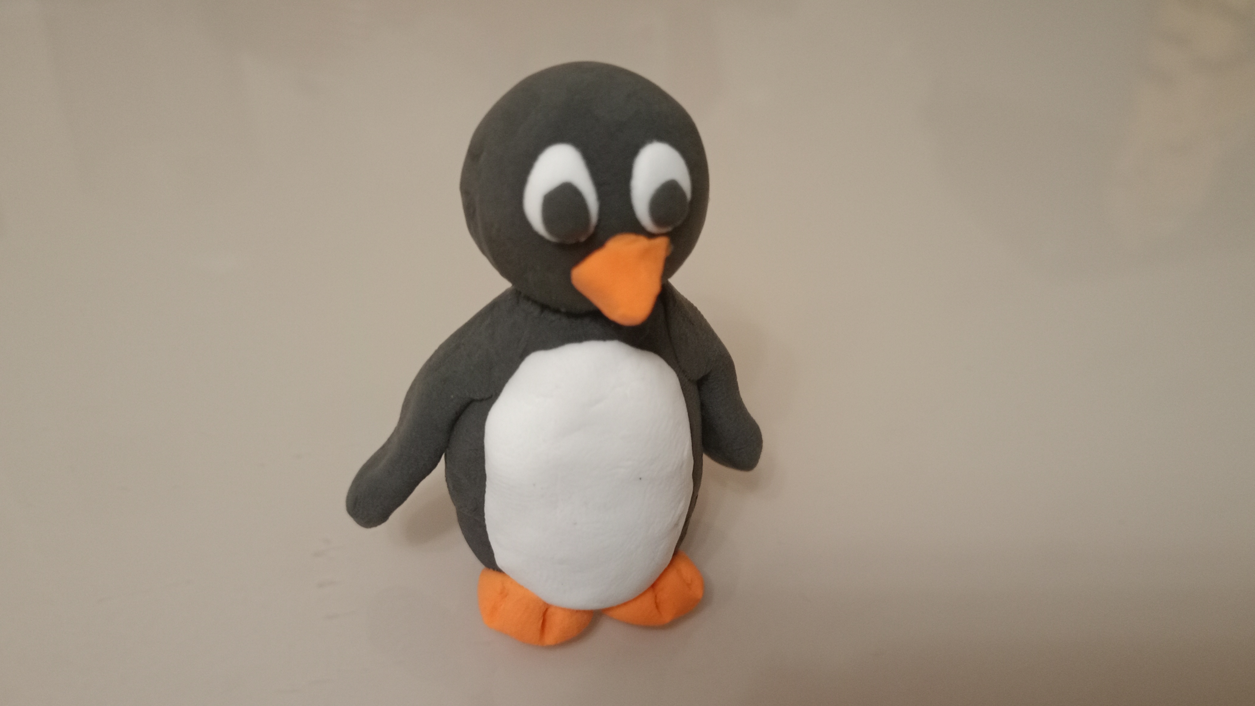 Как сделать пингвина из пластилина смотреть онлайн