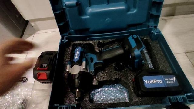 Гайковерт аккумуляторный ударный бесщеточный VoltPro - распаковка, состав комплекта