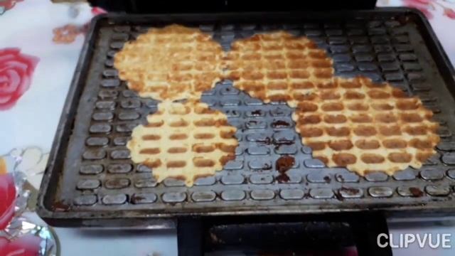 Сырные чипсы.