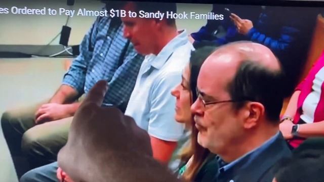 Alex Jones Ordered to Pay $1 Billion to Sandy Hacks смотреть онлайн