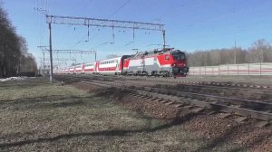 Электровоз ЭП20-032 (ТЧЭ-6) со скорым фирменным поездом "Двухэтажный состав" №102М Москва - Адлер.