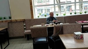 Кореновск. Набережная. Кафе. Фирменный магазин. Что купили