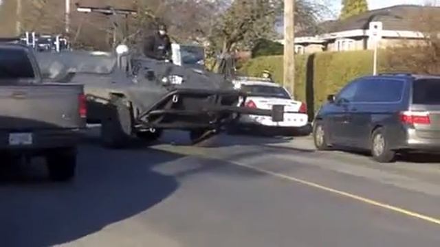 Burnaby man in custody after standoff, school lockdown lifted смотреть онлайн