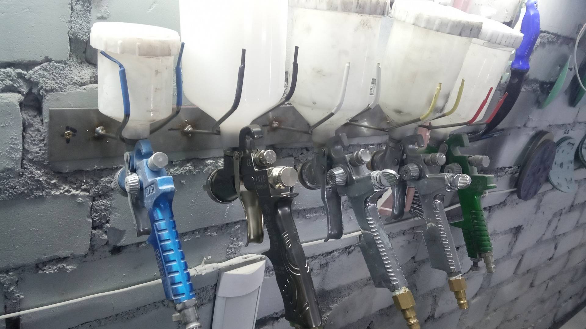 Держатель для краскопульта своими руками смотреть онлайн