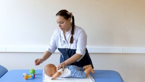 Комплексы ЛФК для малышей. Упражнение для укрепления мышц шеи