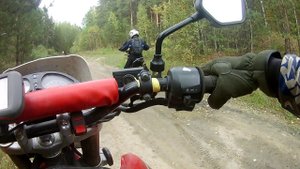 В лесу наглухо залило фильтр эндуро грязью... Бросать мотик?