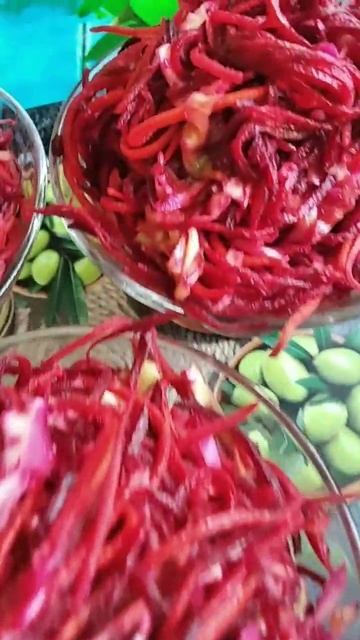 Вкусный и полезный салат из свеклы, моркови и капусты!#shorts#салат#salad#short смотреть онлайн