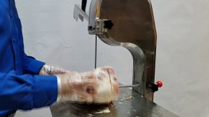 Резка замороженного мяса