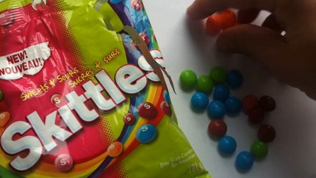 Skittles Sweets + Sours review смотреть онлайн