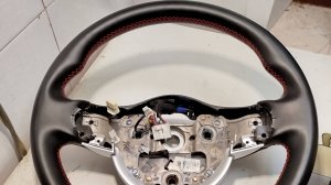 Перетяжка руля с подогревом на авто Kia Rio 4.