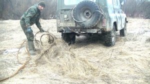 Забыл металлоискатель. Чуть не порвал УАЗ вытаскивая металл из земли.
