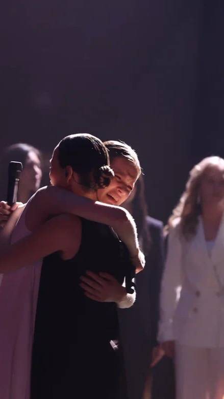 Голос 13, этап «Поединки», команда Басты - Вероника Мелексетян и Анна Перевозкина #miravi смотреть онлайн