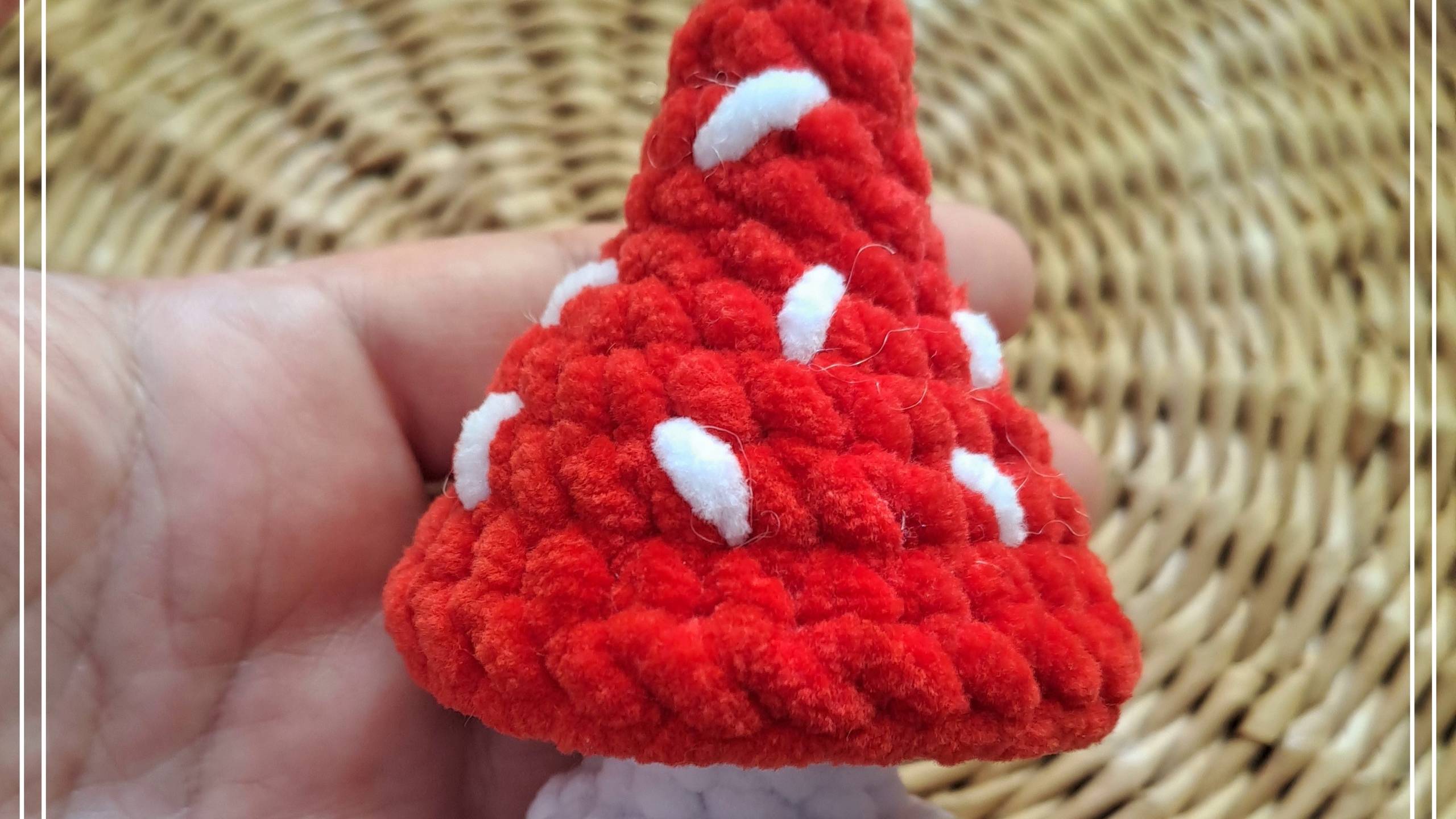 Гриб Мухомор из плюшевой пряжи смотреть онлайн