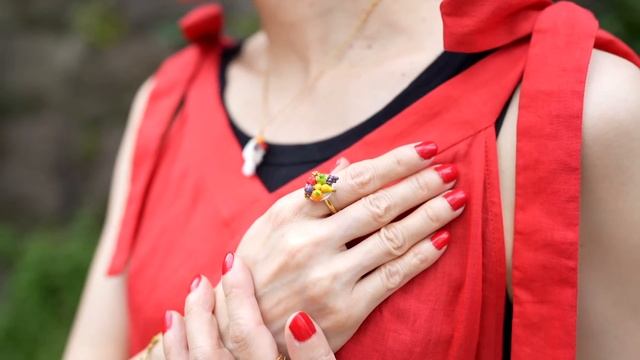 今日のコーデ1012　Les Nereides (レネレイド)　(AQVT204/1) アンフォラに葡萄の蔓がつたうブレスレット смотреть онлайн