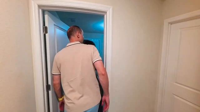 Живём на все деньги смотреть онлайн