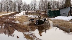 Мотоцикл Урал по грязи весной