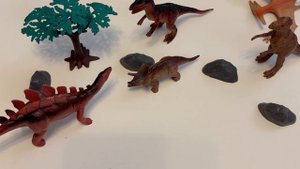 Динозавры. Развивающее видео для детей. Игрушки