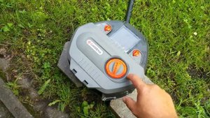 Rasensprenger programmierbar (Gardena AquaContour).