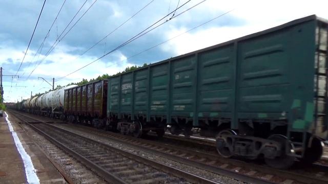 Электровоз ВЛ11-573/491Б с грузовым поездом, платформа 341 км БМО