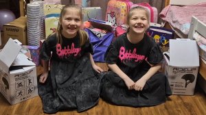 ДвеНяшки. Распаковка подарков с дня рождения