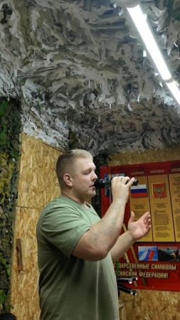 В блиндаже голос