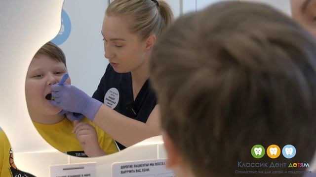 Правильный уход за зубами.
Зубная фея рассказывает и показывает технику чистки зубов. смотреть онлайн