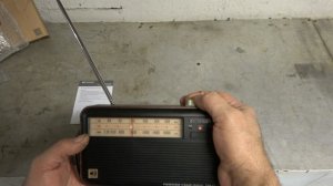 The Retekess TR614 AM FM SW Rechargeable Portable Radio. A cool retro radio with woodgrain.