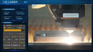 Резка листа толщиной 25мм лазером Raycus 20Kw станок LDlaser