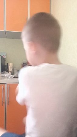 апрель в курсе что он апрель